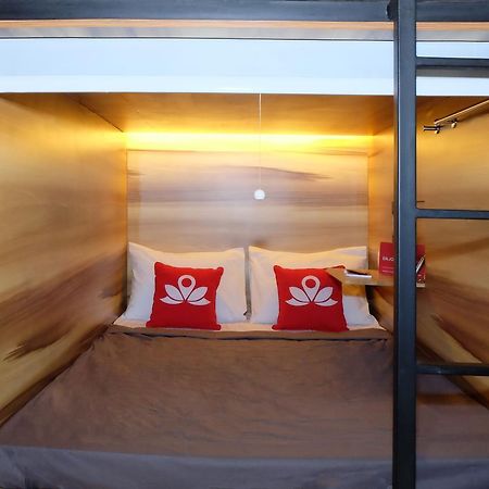 Zen Hostel Gubeng Station Surabaya Ngoại thất bức ảnh