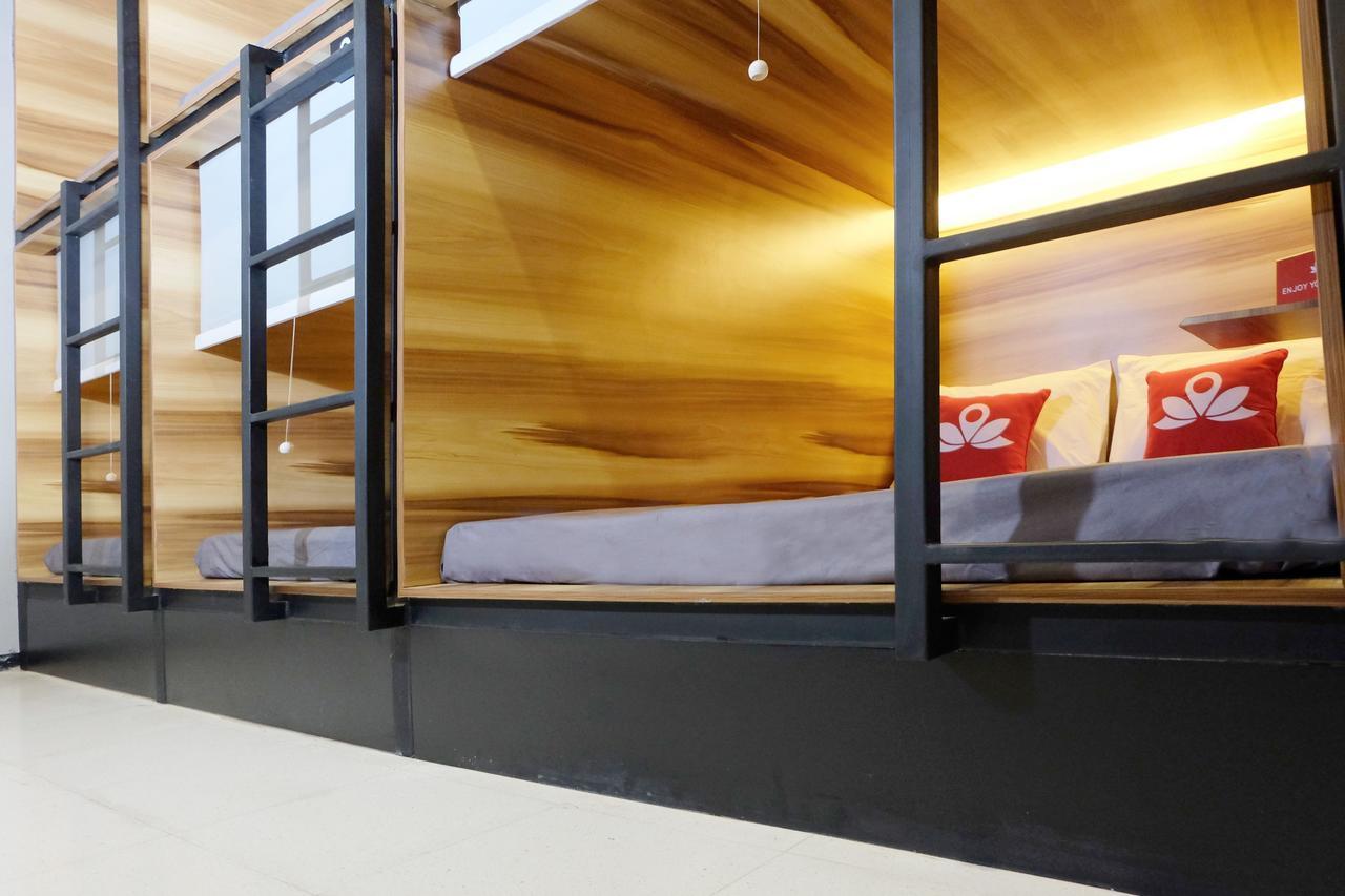 Zen Hostel Gubeng Station Surabaya Ngoại thất bức ảnh