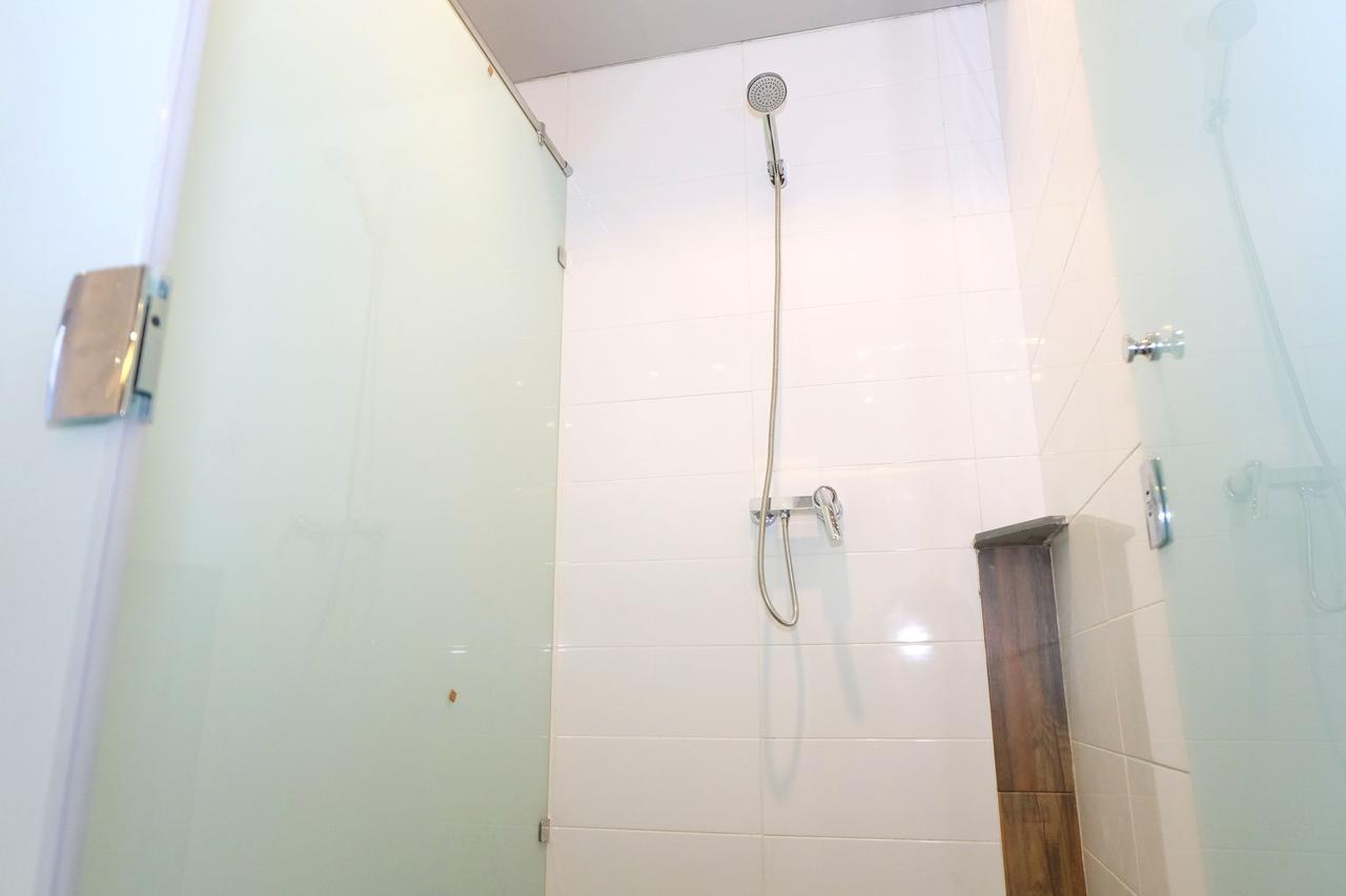 Zen Hostel Gubeng Station Surabaya Ngoại thất bức ảnh