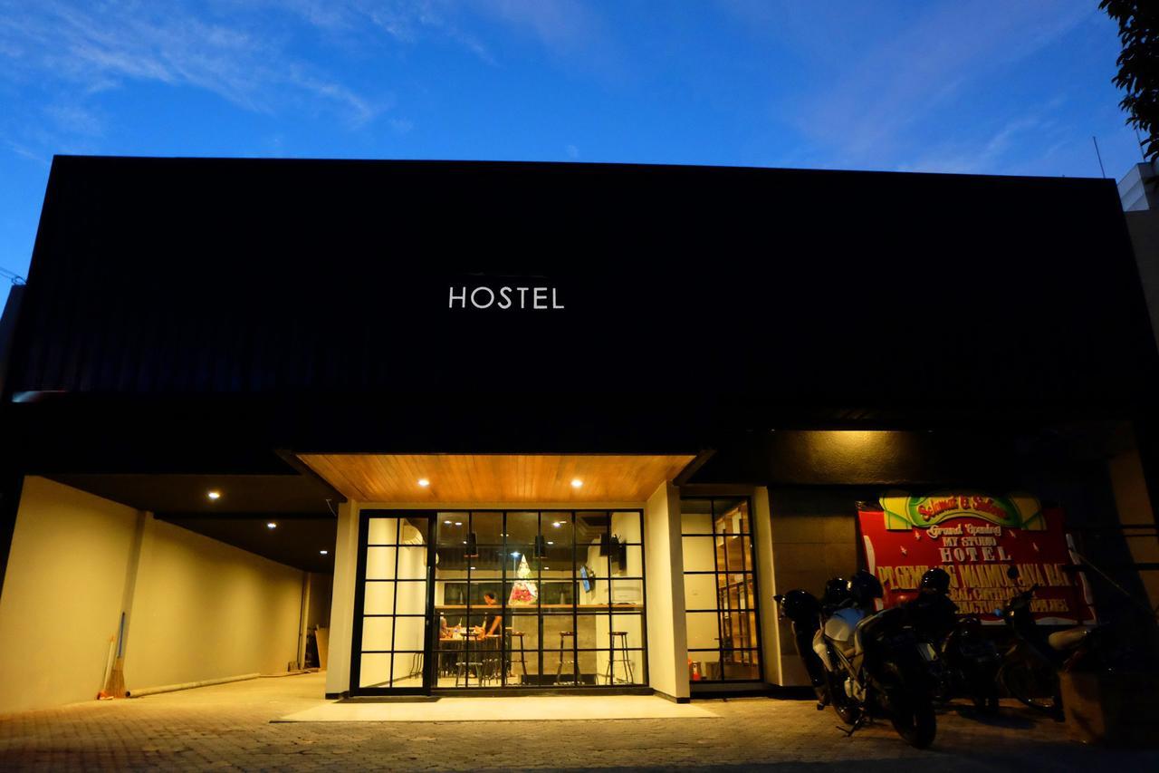 Zen Hostel Gubeng Station Surabaya Ngoại thất bức ảnh