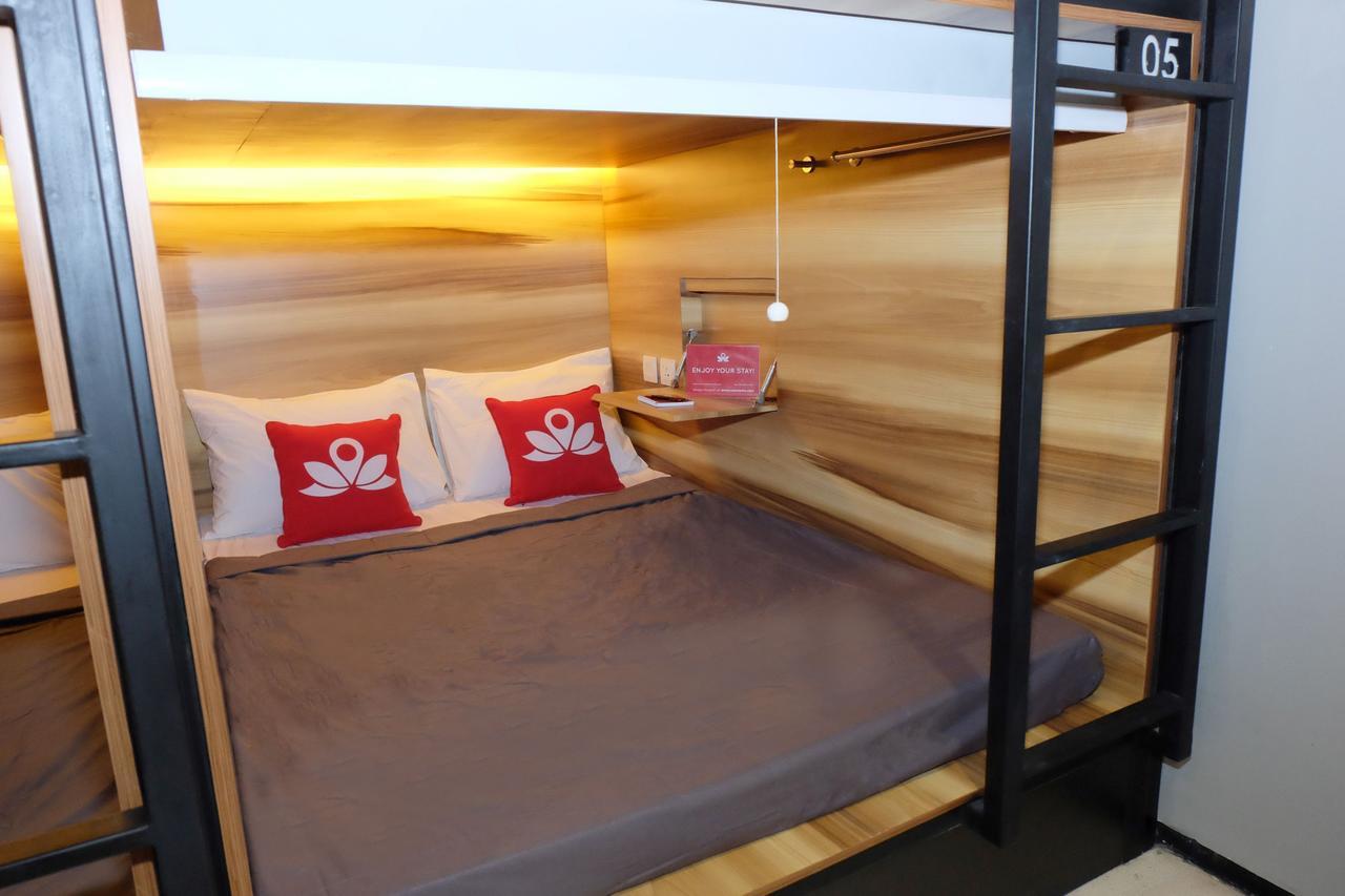 Zen Hostel Gubeng Station Surabaya Ngoại thất bức ảnh